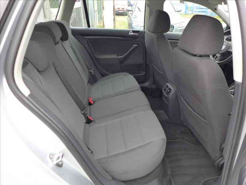 Volkswagen Golf 1,6 TDI DIGI KLIMA, 1.MAJITEL - foto 9