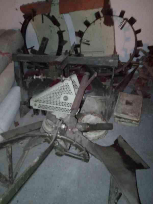 Prodám starší zahradní frézu (sekačku) FORTSCHRITT 930 - foto 4