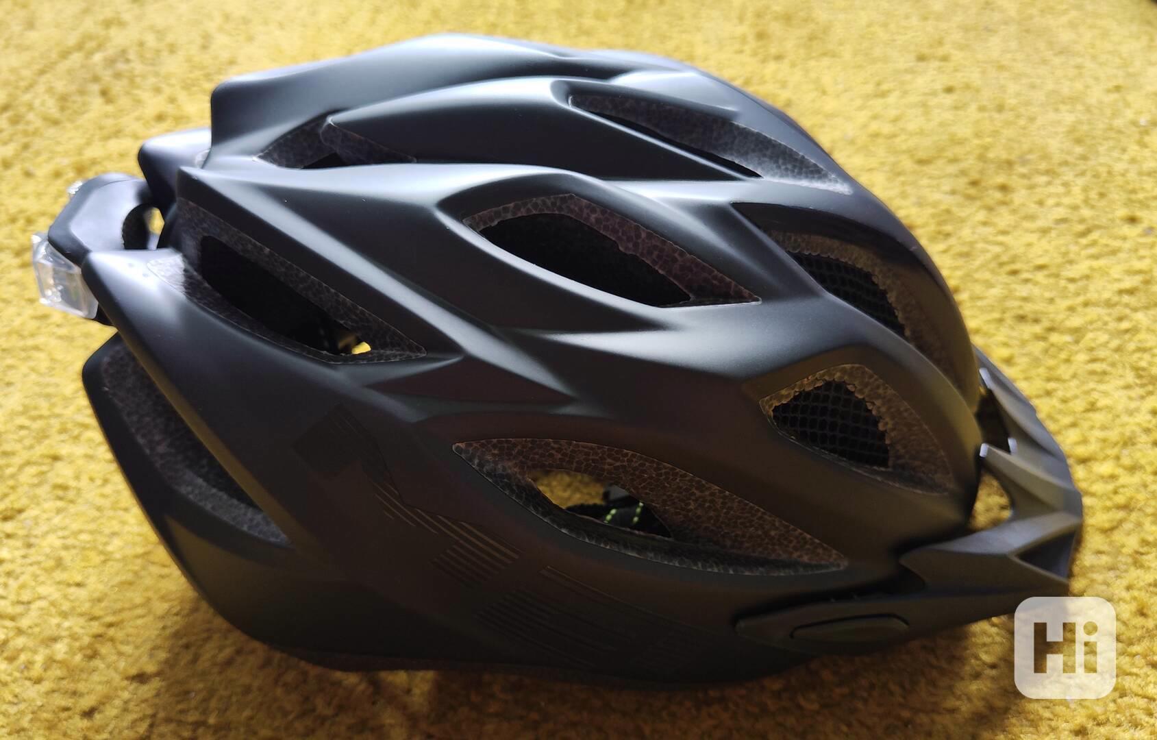  Cyklistická helma MET