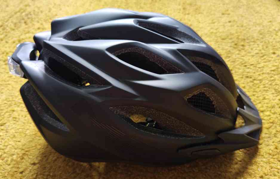 Cyklistická helma MET - foto 1