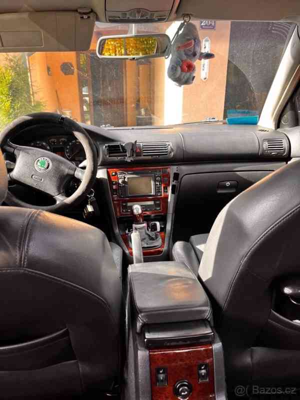 Škoda Superb 2,8   V6 - foto 16