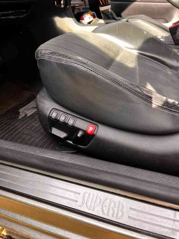 Škoda Superb 2,8   V6 - foto 12