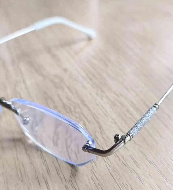 NOVÉ !! Elegantní bezobroučkové dioptrické (2.5) brýle - foto 4