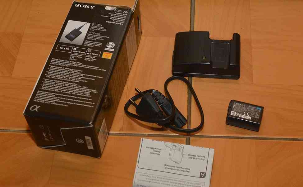 Sony Sony ACC-VW *Výhodná sada baterie a nabíječky pro Sony 