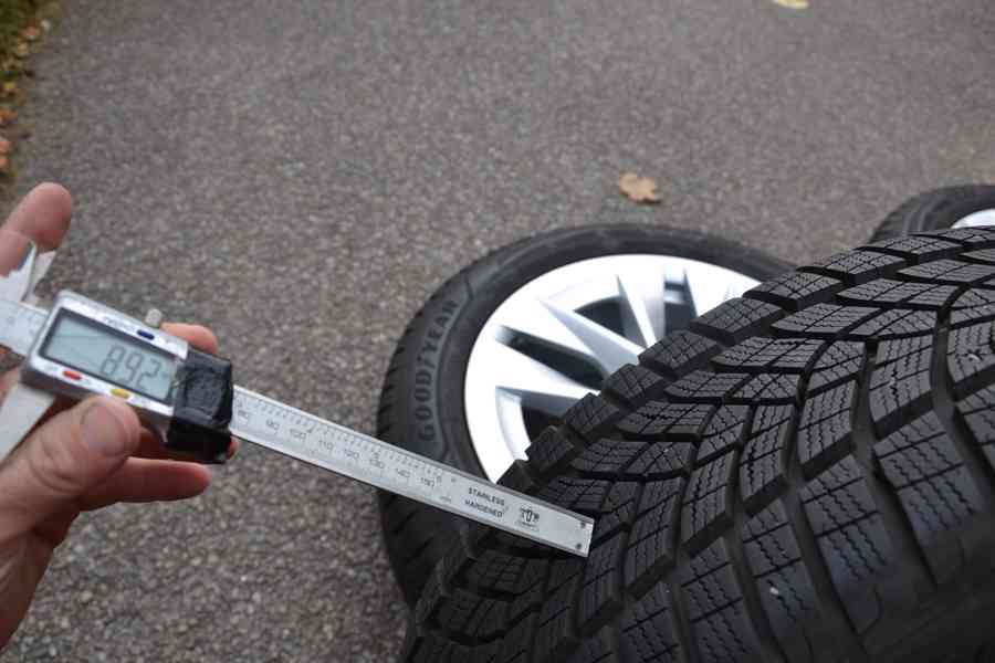Zimní NOVÝ komplet Škoda Octavia IV+205/55R17 GoodYear - foto 18