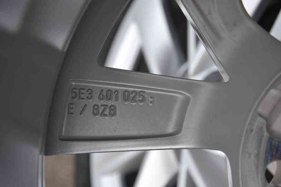 Zimní NOVÝ komplet Škoda Octavia IV+205/55R17 GoodYear - foto 13