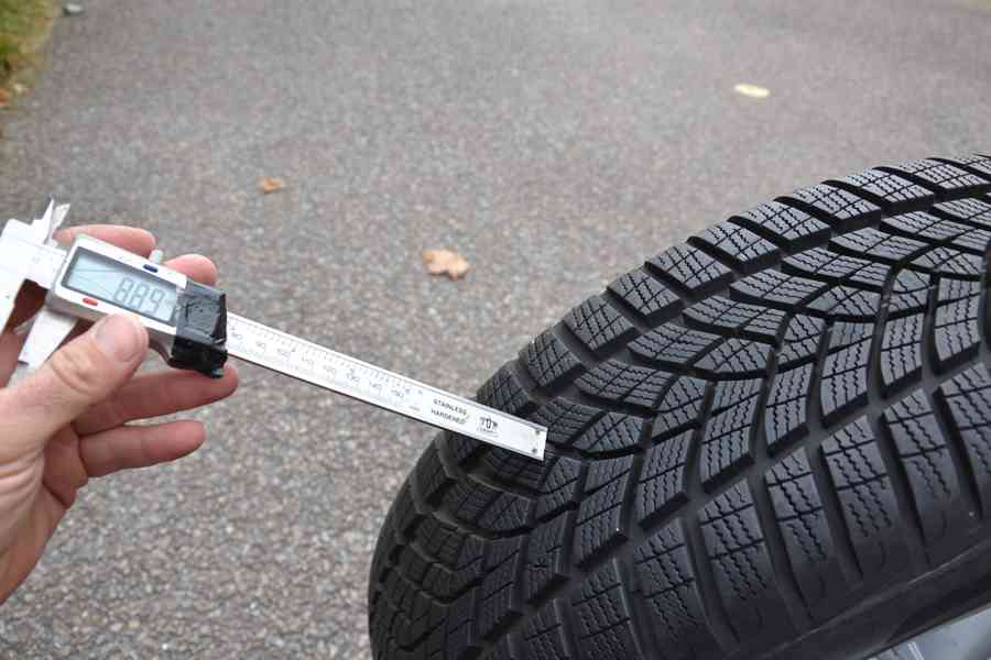 Zimní NOVÝ komplet Škoda Octavia IV+205/55R17 GoodYear - foto 11