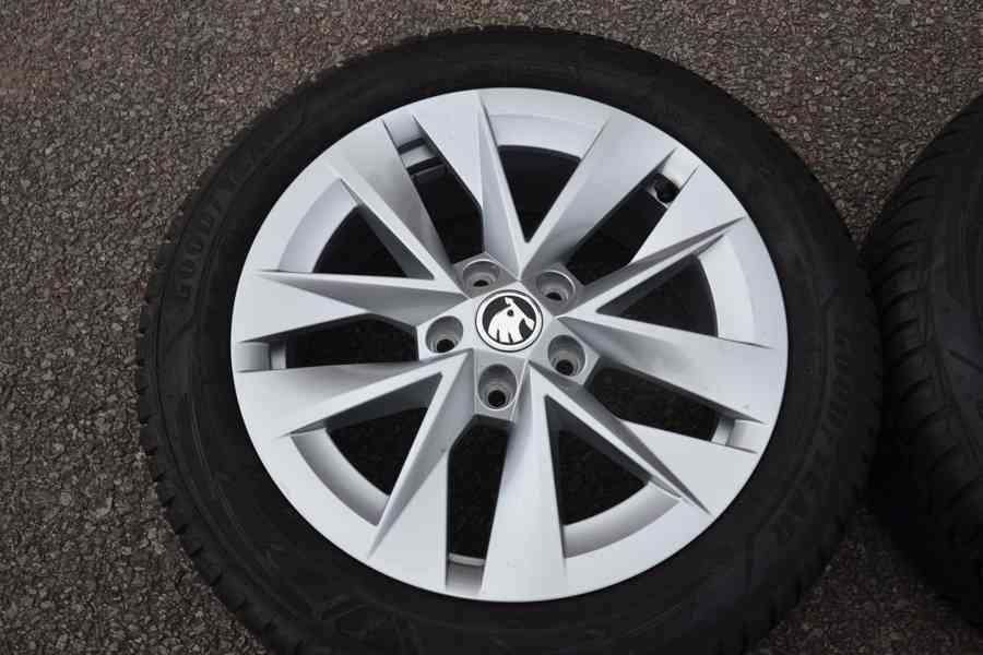 Zimní NOVÝ komplet Škoda Octavia IV+205/55R17 GoodYear - foto 4