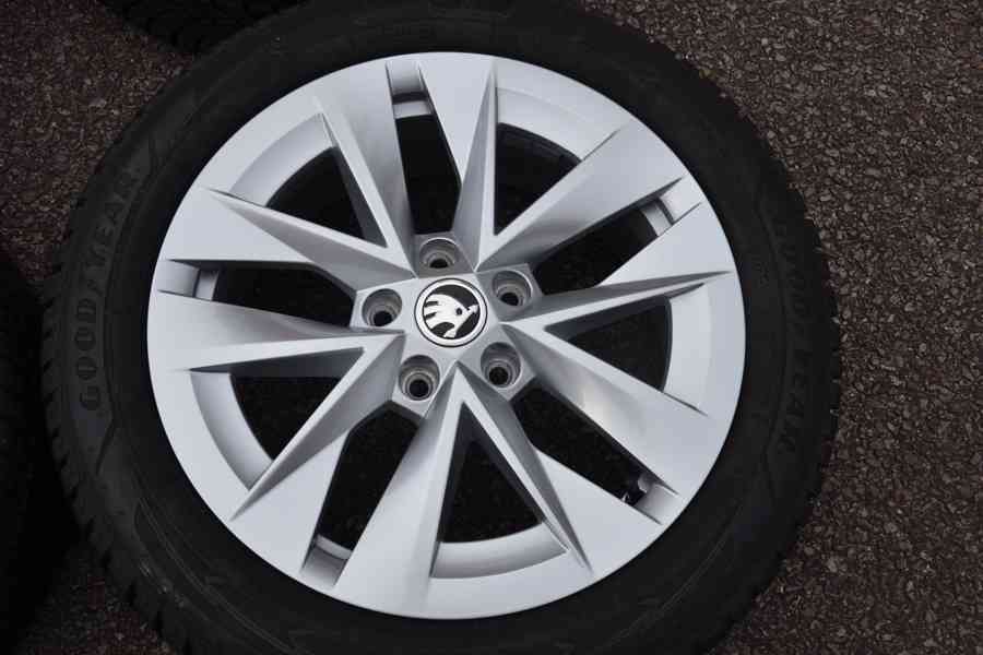 Zimní NOVÝ komplet Škoda Octavia IV+205/55R17 GoodYear - foto 2