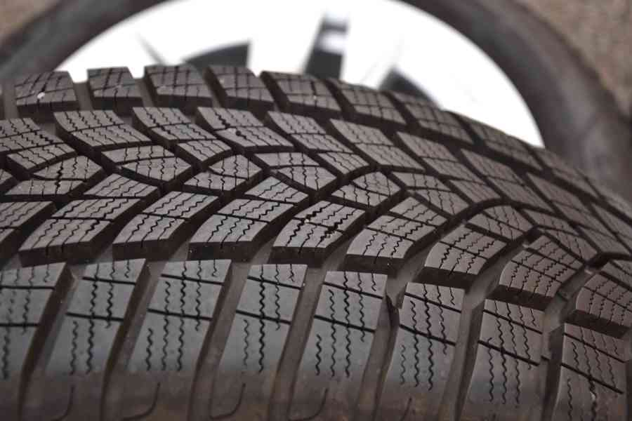 Zimní NOVÝ komplet Škoda Octavia IV+205/55R17 GoodYear - foto 17