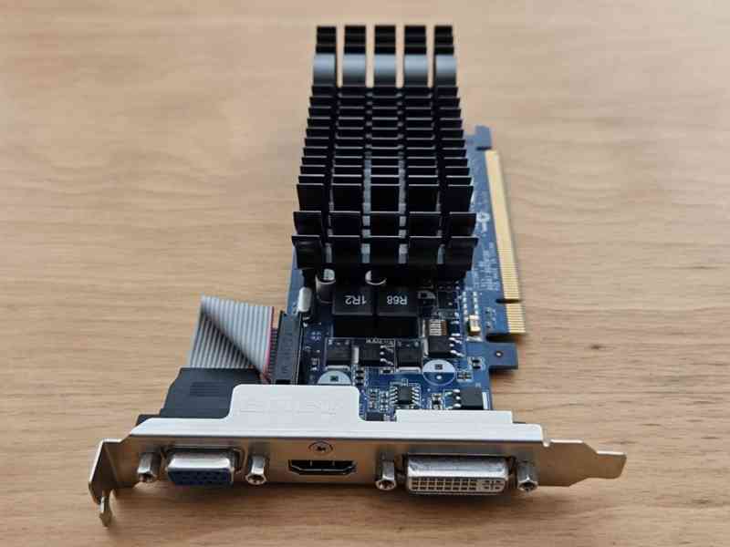 ASUS GeForce 210 Silent Low Profile V2 - pasivně chlazená - foto 2