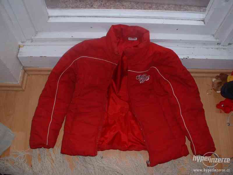 červenná bunda - foto 3