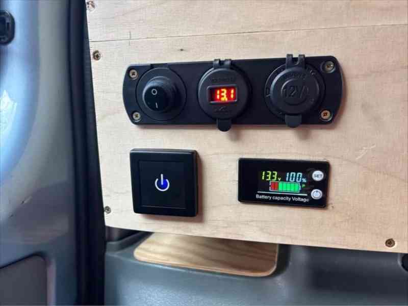 Ford Transit 2,2   Obytná dodávka - foto 4