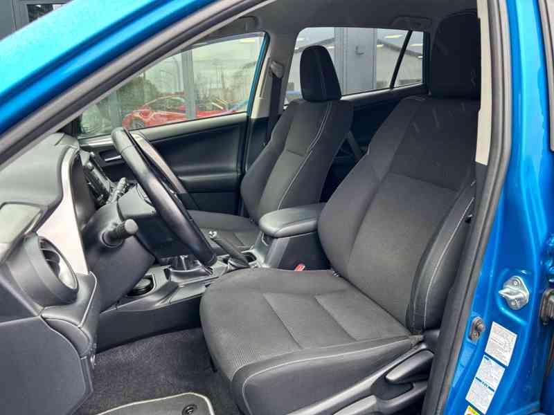 Toyota RAV 4 2,0i  EDITION 4X4 benzín 112kw - foto 16