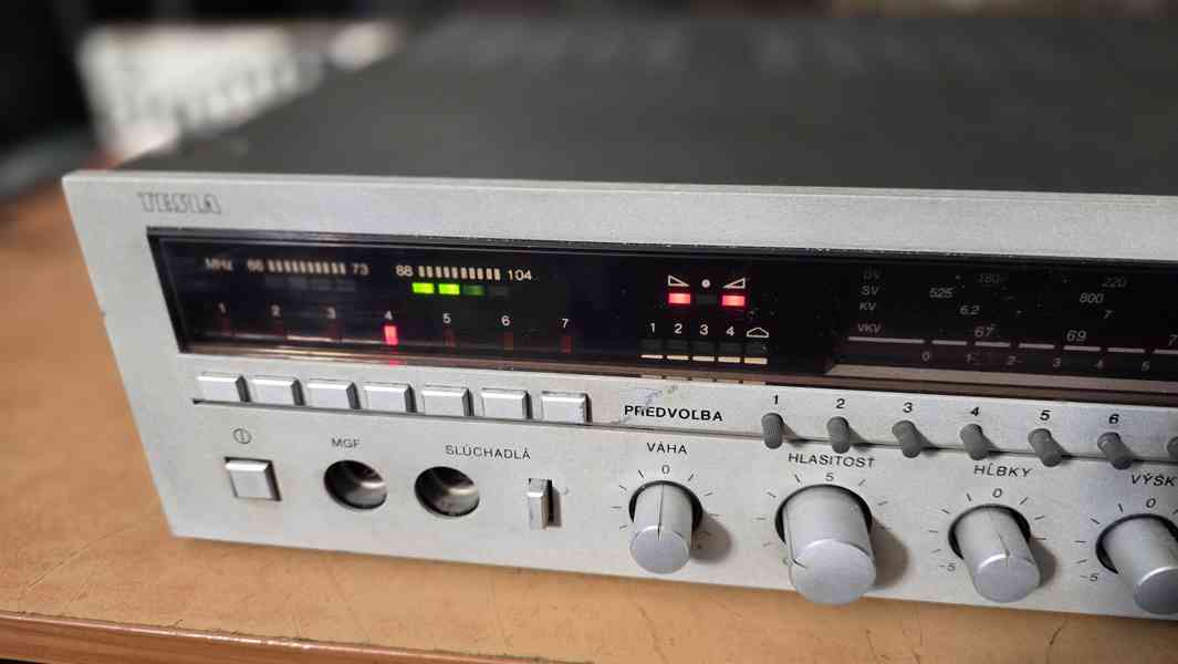 TESLA 820A stereo receiver k servisu - foto 3