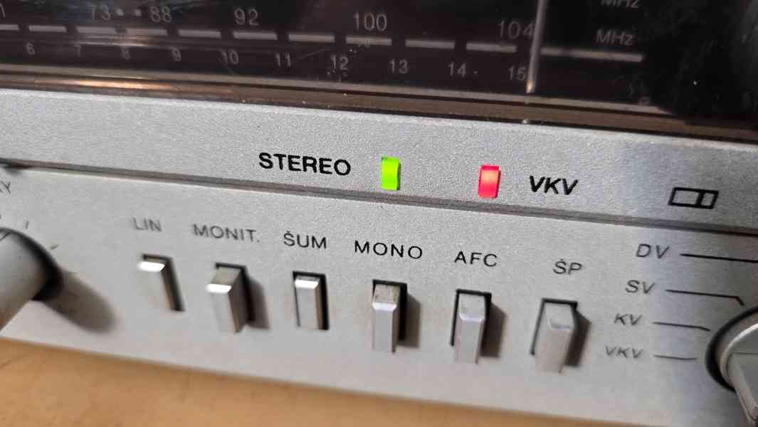 TESLA 820A stereo receiver k servisu - foto 2