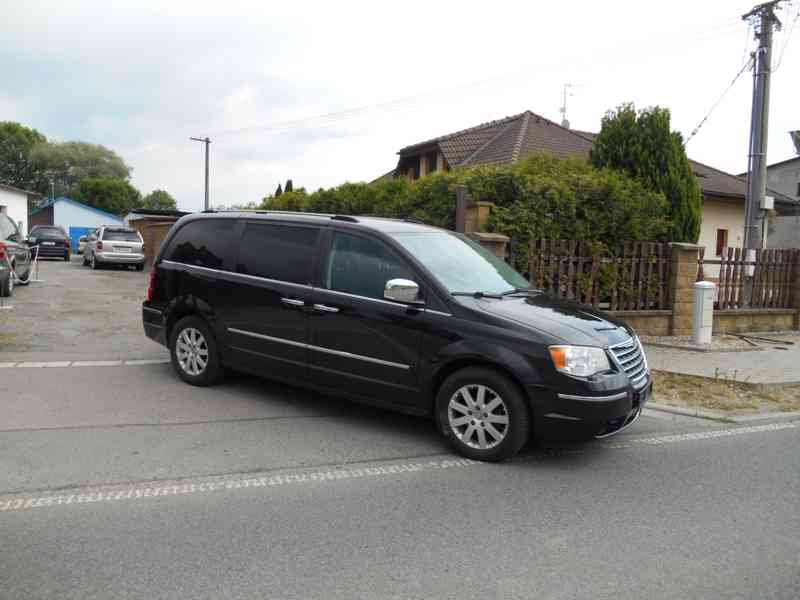 Chrysler Grand Voyager 3,8 RT EU CH Limited 2011 - foto 1