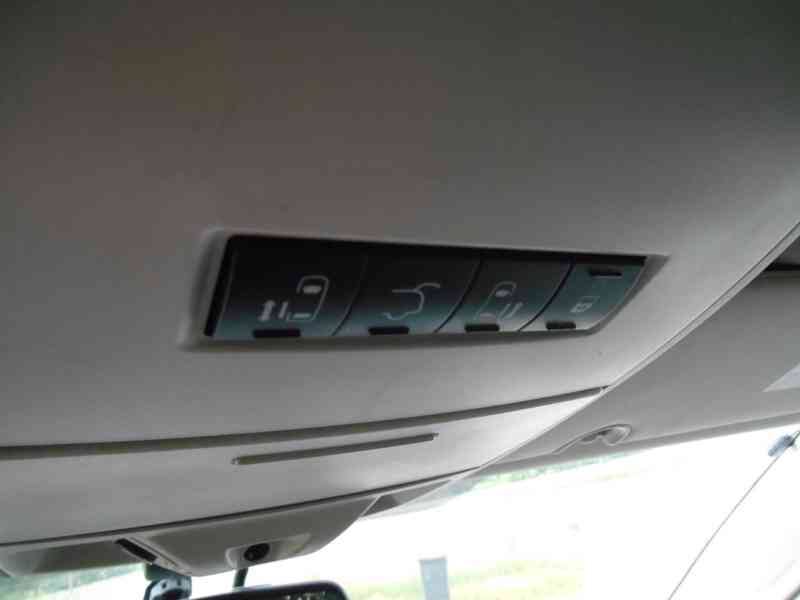 Chrysler Grand Voyager 3,8 RT EU CH Limited 2011 - foto 22