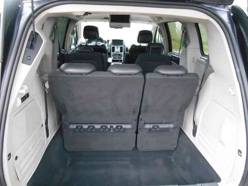 Chrysler Grand Voyager 3,8 RT EU CH Limited 2011 - foto 7