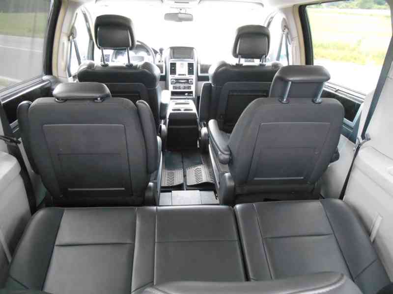 Chrysler Grand Voyager 3,8 RT EU CH Limited 2011 - foto 8