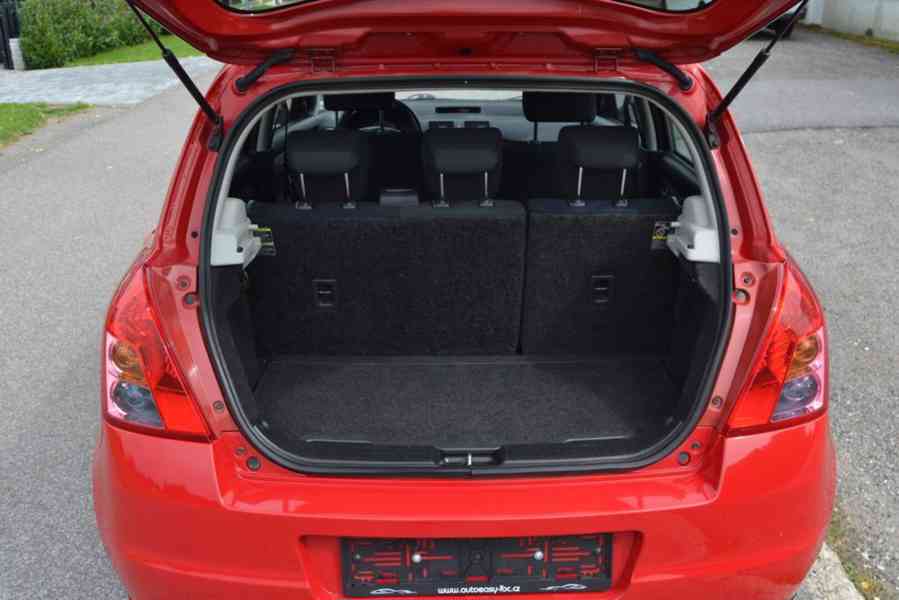 Suzuki Swift 1.3i 16V 68kW Dance 5dv. - foto 12