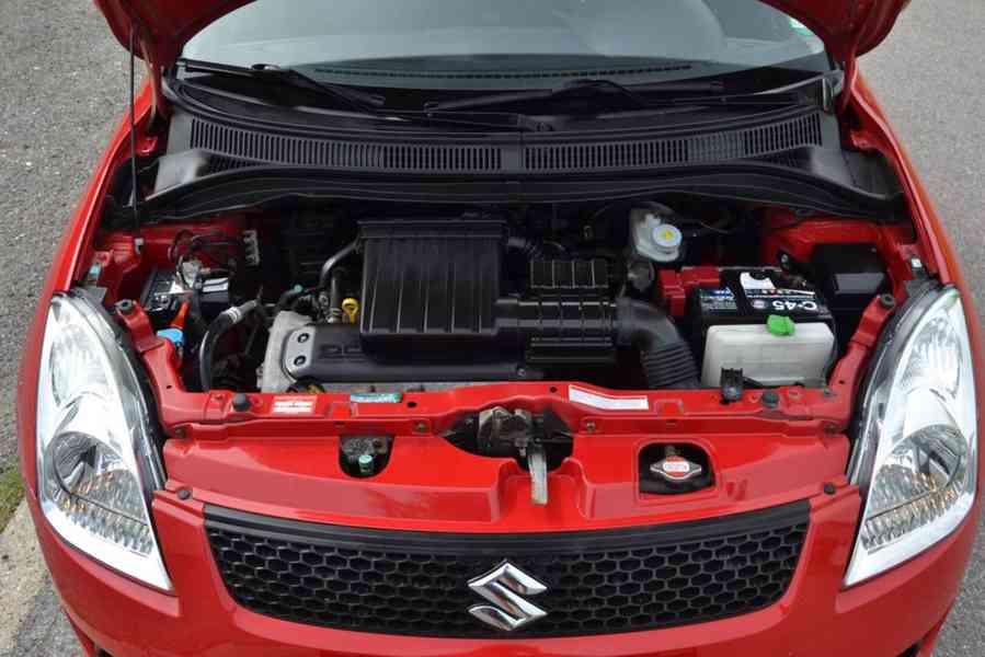 Suzuki Swift 1.3i 16V 68kW Dance 5dv. - foto 16