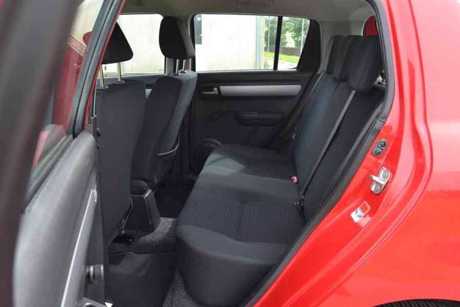 Suzuki Swift 1.3i 16V 68kW Dance 5dv. - foto 11