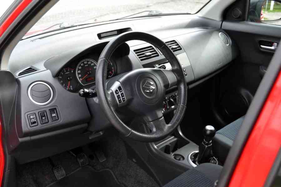 Suzuki Swift 1.3i 16V 68kW Dance 5dv. - foto 6
