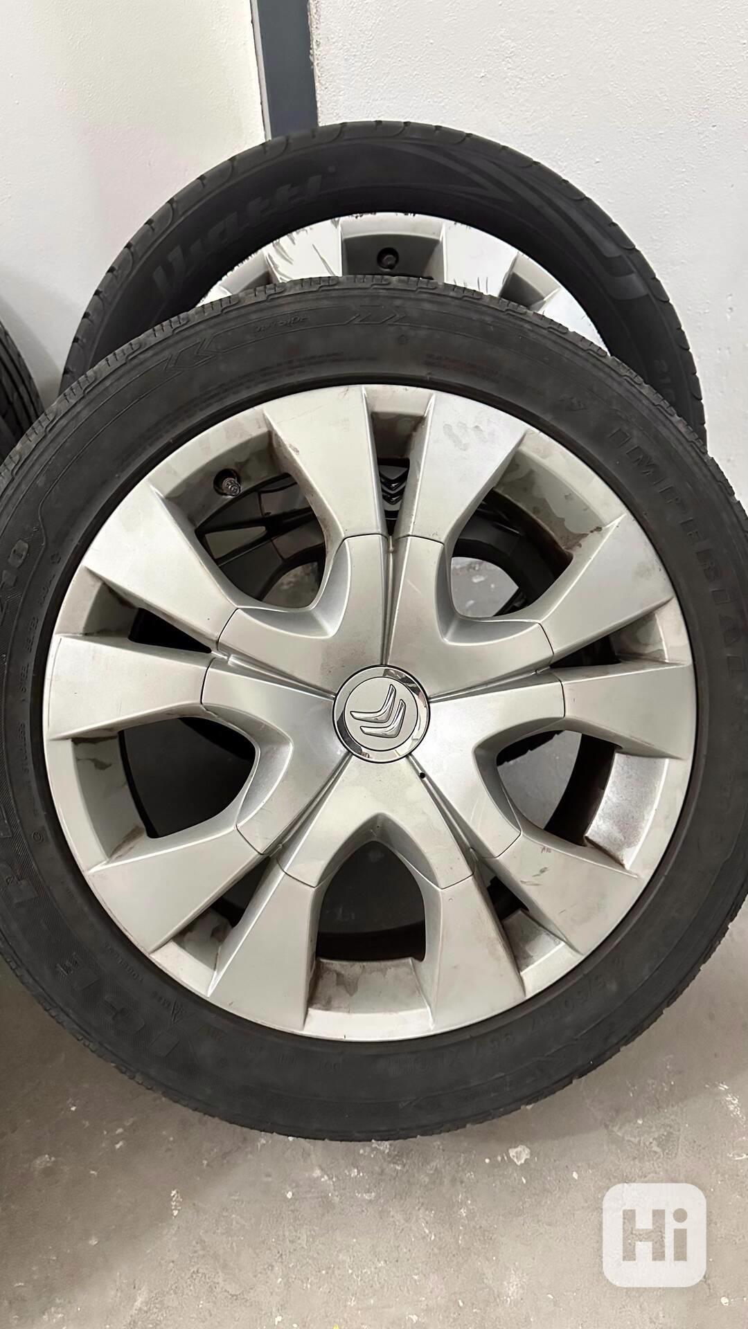 Originální 17" alu kola Citroën s pneumatikami, funkční TPMS - foto 1