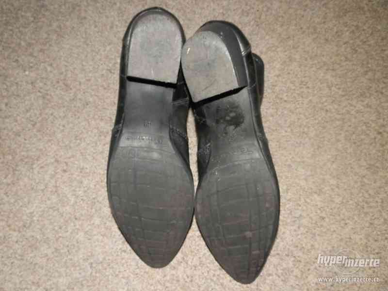 Kožené zateplené boty zn.Tamaris vel.39 - foto 5
