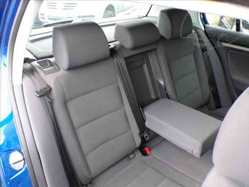 Volkswagen Golf 1,6 FSI 1.MAJITEL,COMFORT - foto 12