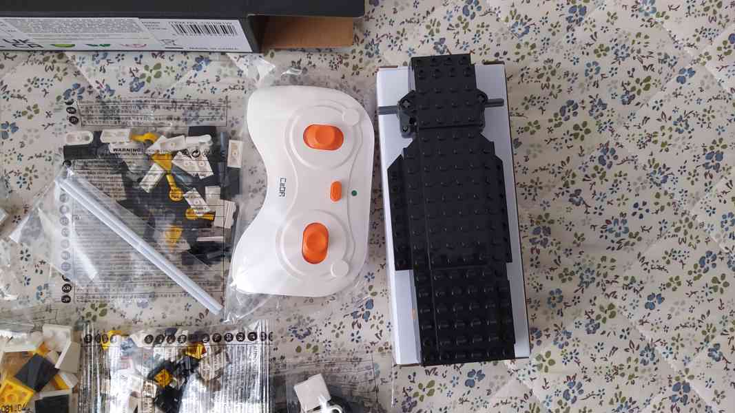 Opel Astra V8 Coupé na dálkové ovládání stavebnice - foto 3