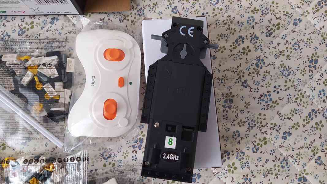 Opel Astra V8 Coupé na dálkové ovládání stavebnice - foto 4