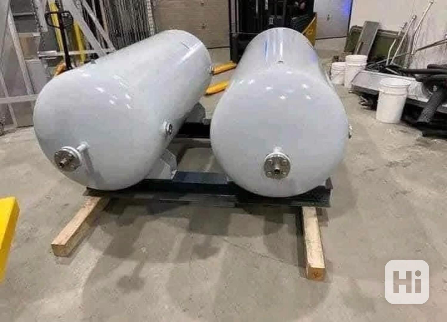 Kvalitní propanbutanové nádrže v perfektním stavu. - foto 1