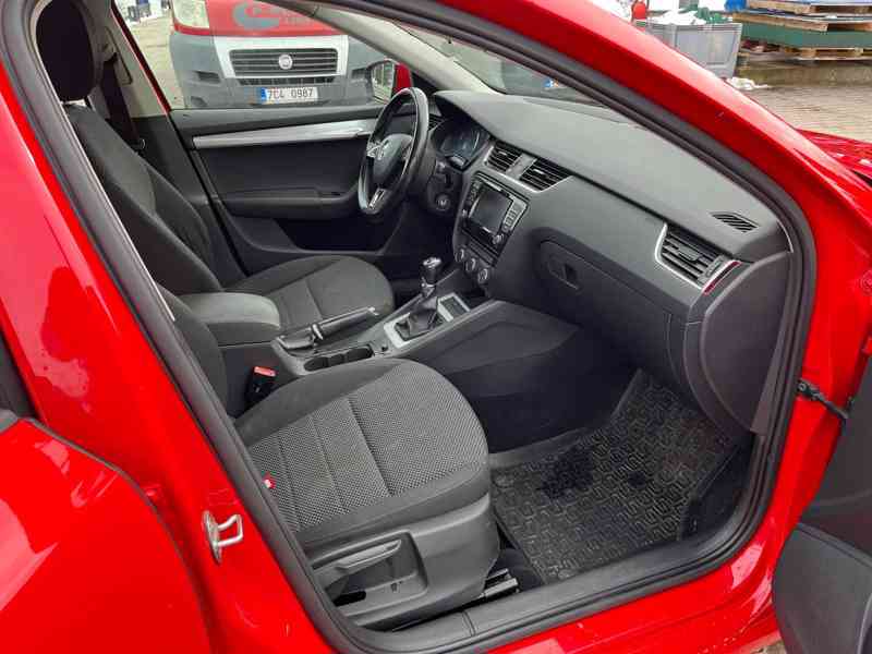 Škoda Octavia - foto 9