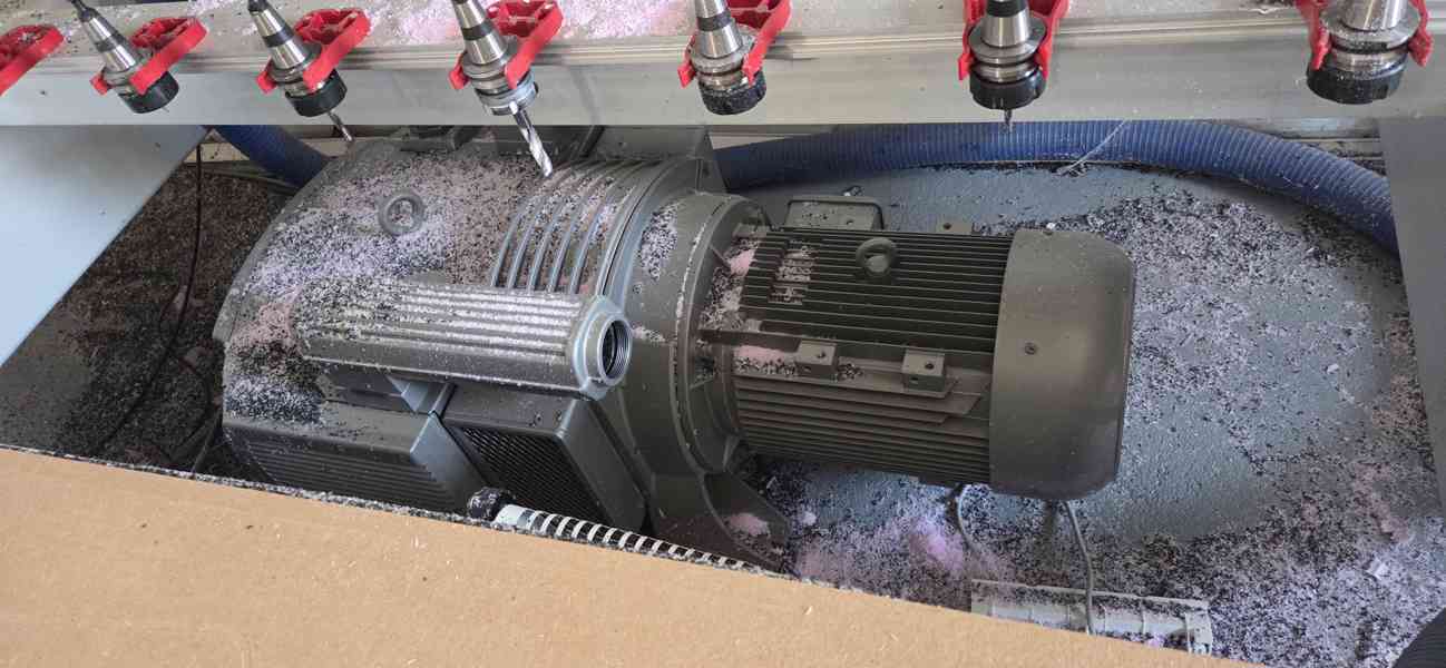 Velkoplošný CNC frézovací a řezací router zn.Comagrav - foto 2