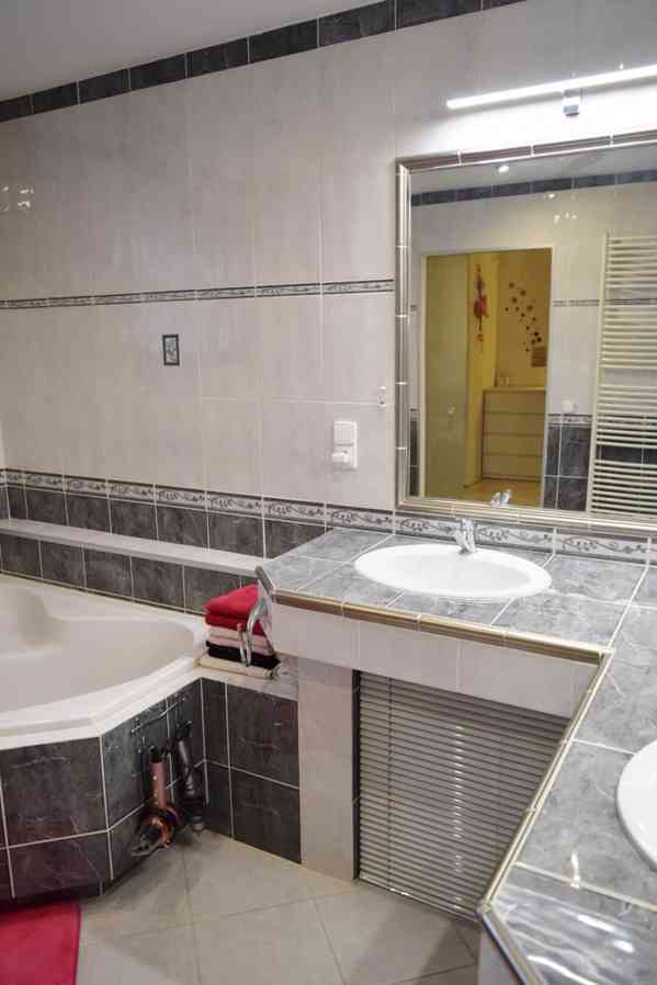 Prodej rodinného domu-poloviny dvojdomku v Batňovicích - foto 20