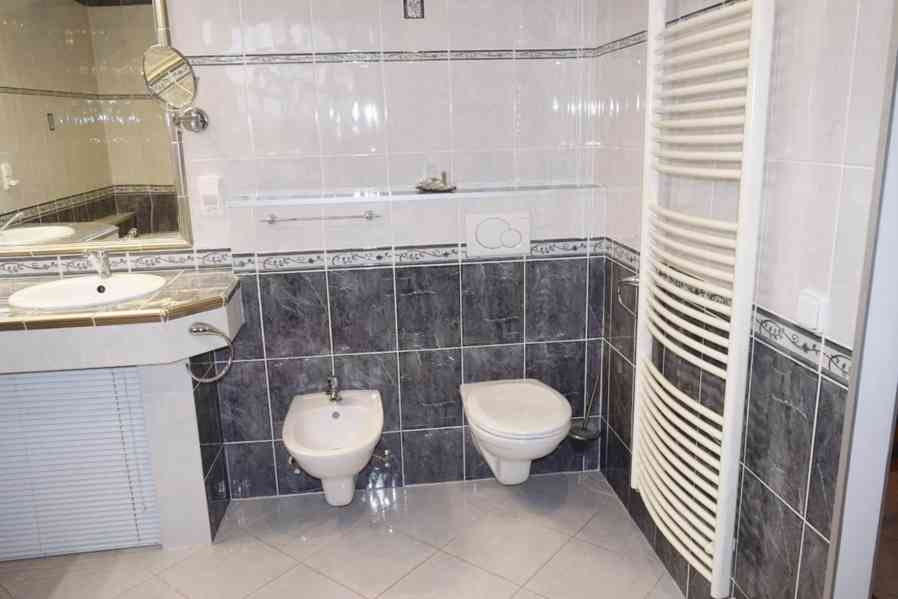 Prodej rodinného domu-poloviny dvojdomku v Batňovicích - foto 19