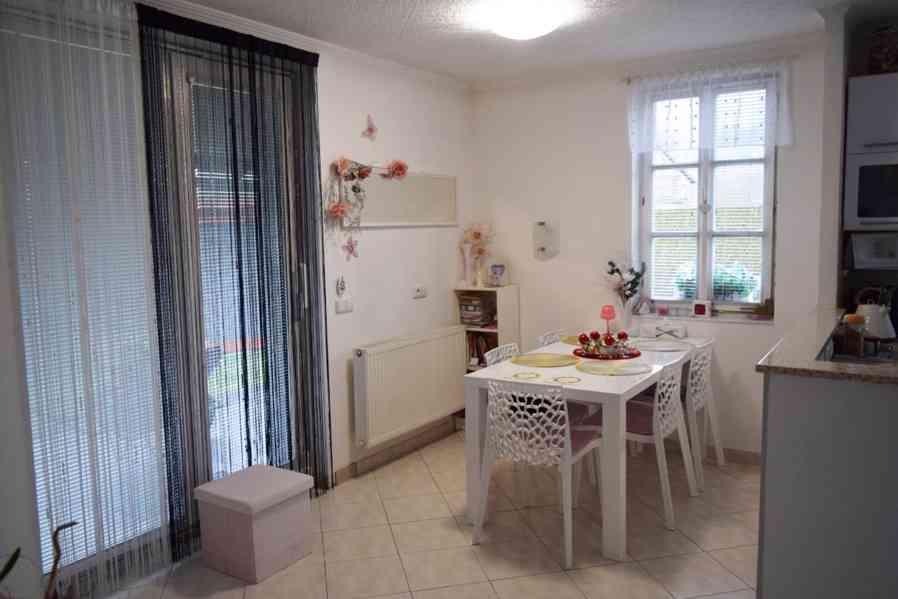 Prodej rodinného domu-poloviny dvojdomku v Batňovicích - foto 9