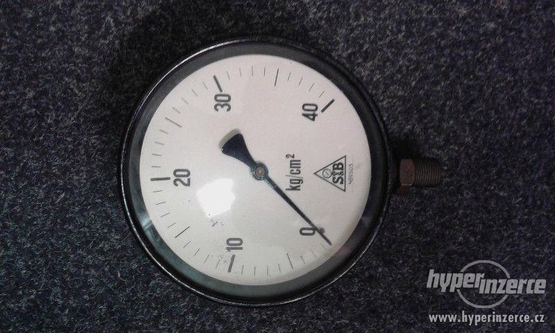 Starý tlakoměr - foto 1