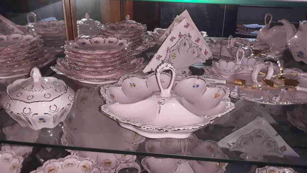 Velká sbírka růžového porcelánu Chodov - foto 16