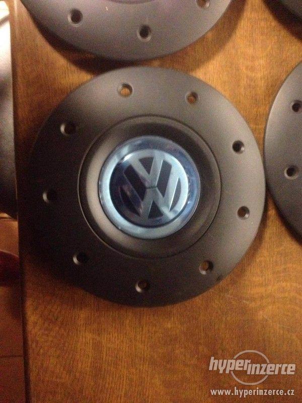 Nabízím VW plastové pokličky do středů plechových disků - foto 3