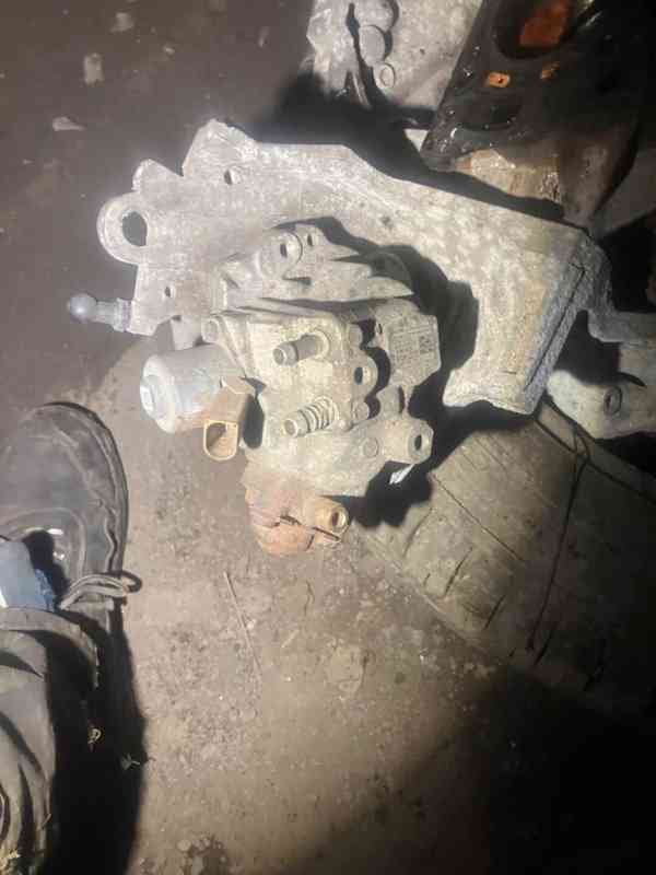 Skoda,VW,Seat-Vysokotlaké čerpadlo 04B130755F - foto 6