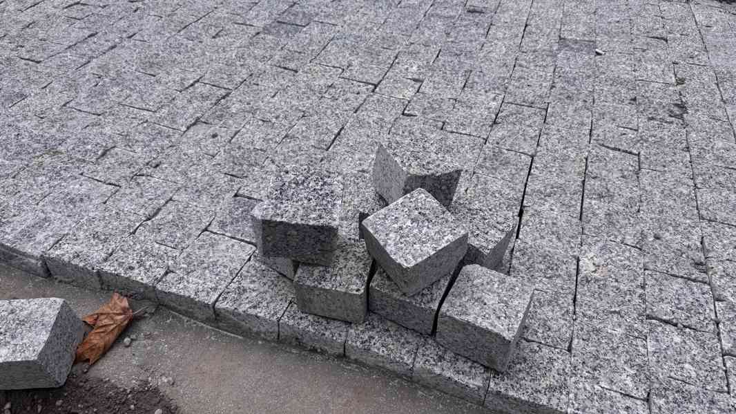 Žulové řezané kostky - foto 2