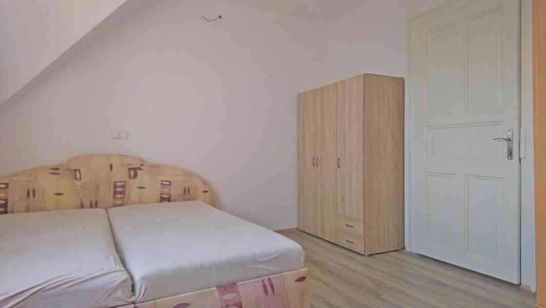 Pronáj. podkr. 1+1, 27m2 (vyb.) (Janův Důl, ul. Kubelíkova)  - foto 4