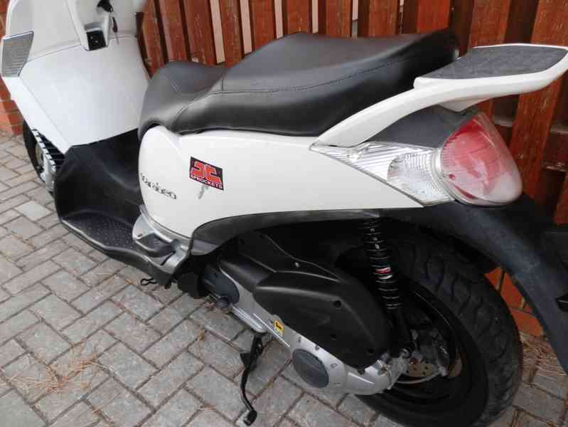 Aprilia Scarabeo 300 Light - foto 6