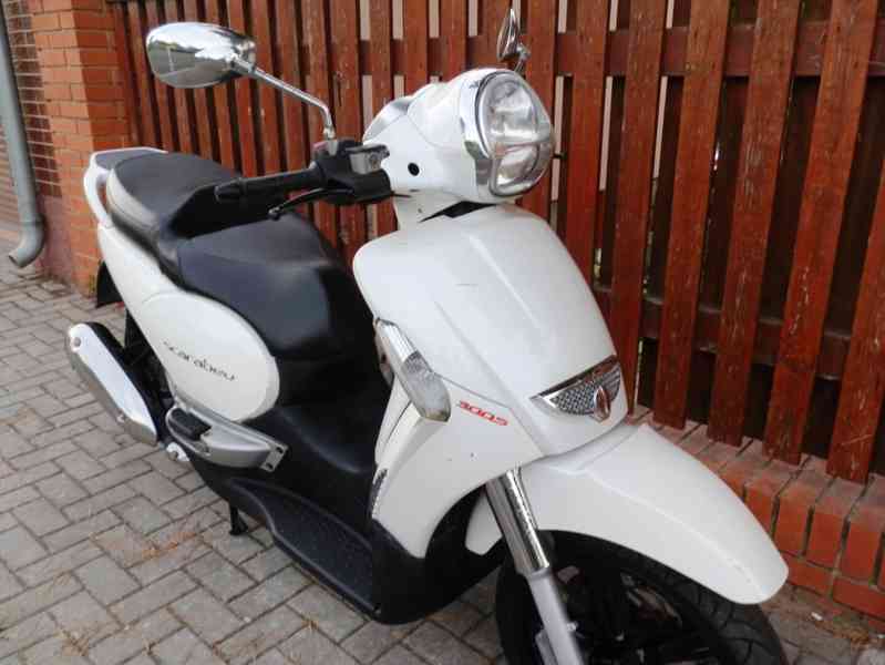 Aprilia Scarabeo 300 Light - foto 21