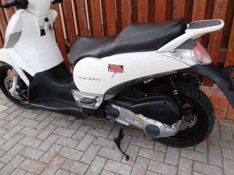 Aprilia Scarabeo 300 Light - foto 5