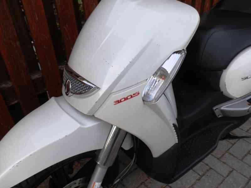 Aprilia Scarabeo 300 Light - foto 3