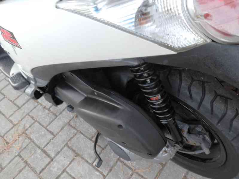 Aprilia Scarabeo 300 Light - foto 7